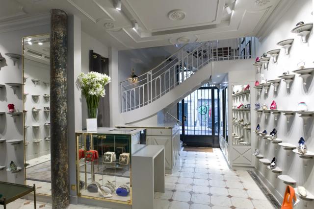 large_manolo_b_store_dm12.webp