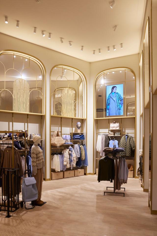 large_Hall 5.jpg